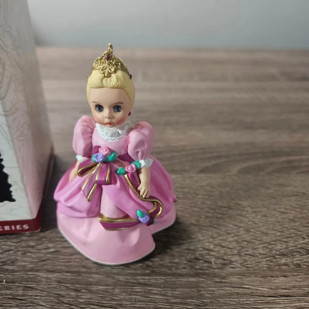 Hallmark Keepsake Ornament 1995 Madame Alexander Cinderella Pink Dress Boxed